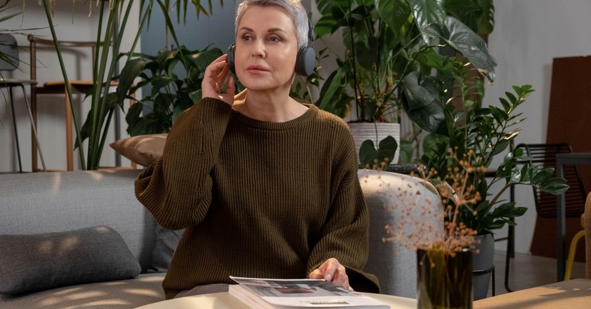 이어팁/돔 사이로 습기나 분비물이 차 ‘통로’가 흔들리는 경우